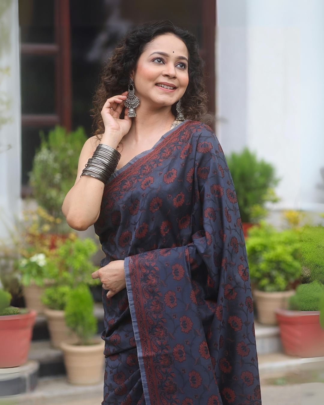 Banarasi Soft Silk Saree with Lustrous Zari Weave & Graceful Traditional Finish