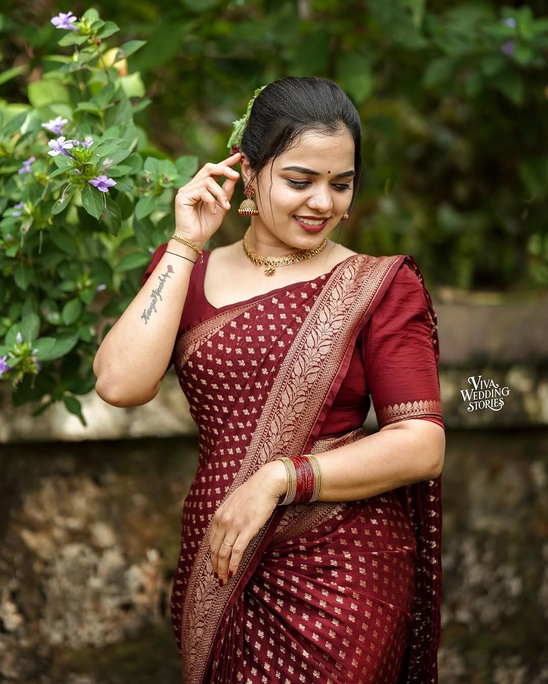 Graceful Banarasi Soft Silk Saree with Detailed Zari Work and Classic Pallu Elegance