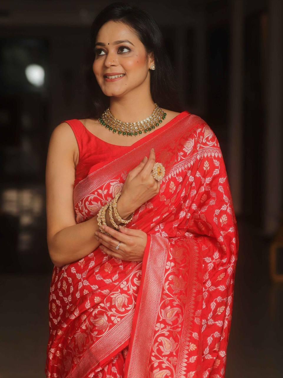 Banarasi Soft Silk Saree with Lustrous Zari Weave & Graceful Traditional Finish