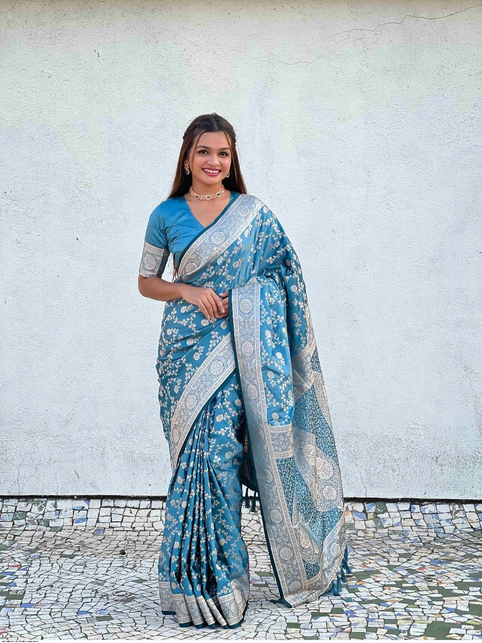 Banarasi Soft Silk Saree with Lustrous Zari Weave & Graceful Traditional Finish
