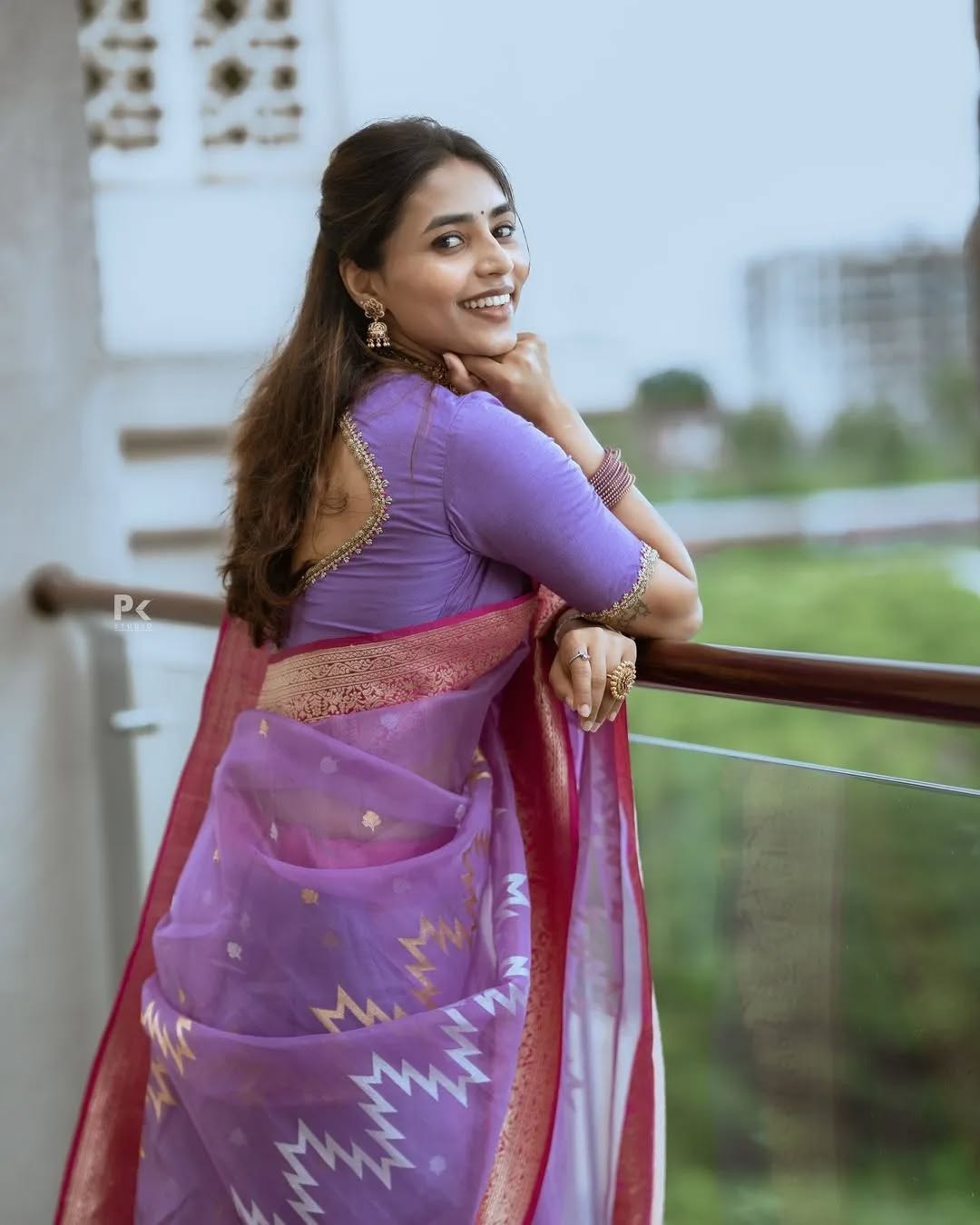 Banarasi Soft Silk Saree with Luxurious Golden Zari Weaving, Grand Rich Pallu & Unstitched Blouse Piece